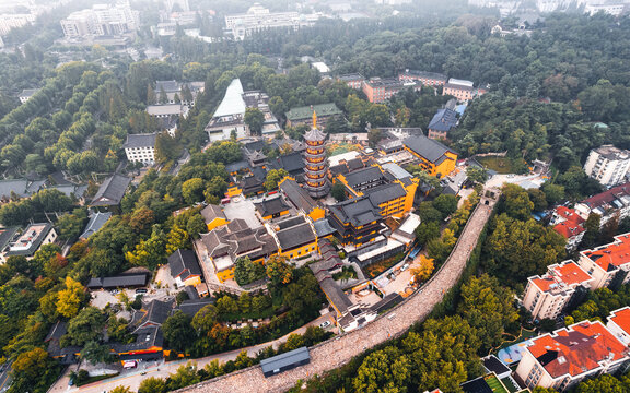 南京市古鸡鸣寺航拍风光