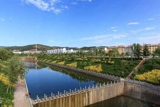 隆德县城环城河