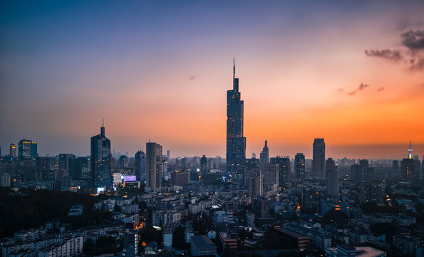 南京市新街口紫峰大厦城市夜景