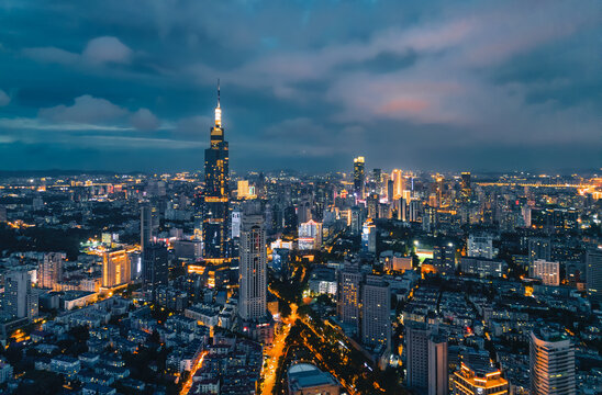 南京市新街口紫峰大厦城市夜景