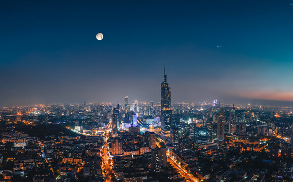 南京市新街口紫峰大厦城市夜景