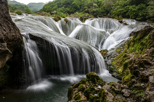 银链坠潭