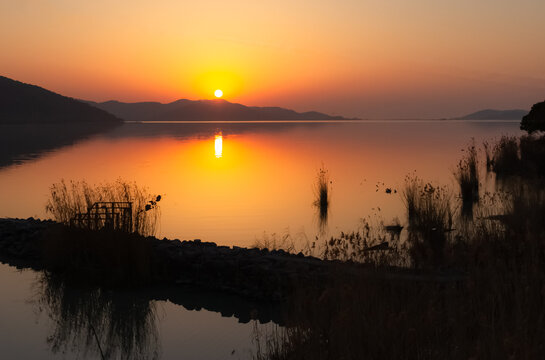 日落太湖