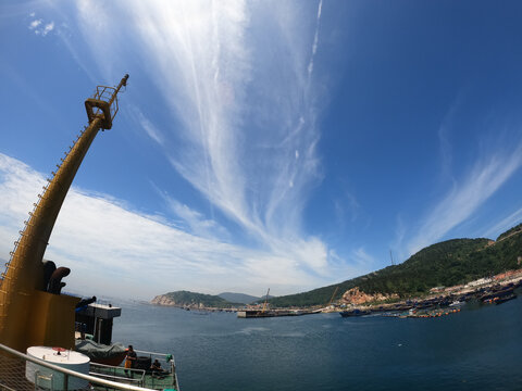 海岛游船大海海岸旅行蓝天碧海