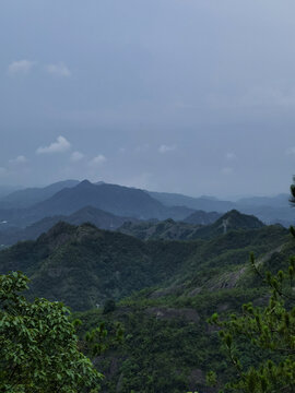 竖画面远山