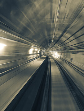 地铁时光隧道图