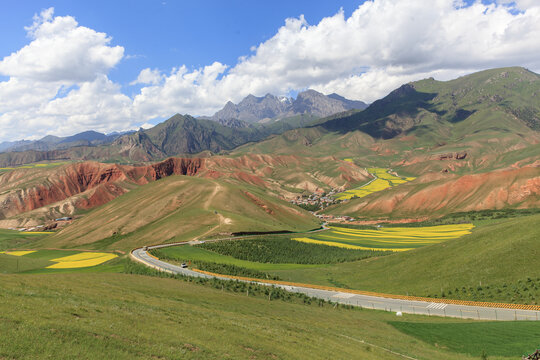 夏季祁连山风光