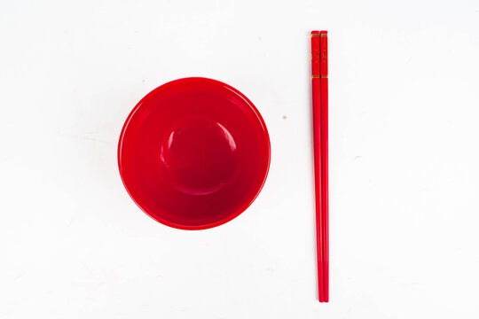 红色碗筷