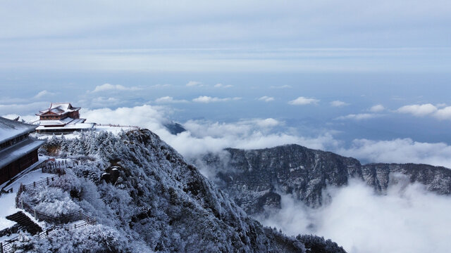 航拍四川峨眉山冬日云海雪景