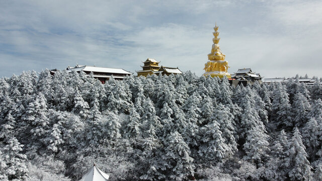 航拍四川峨眉山冬日云海雪景