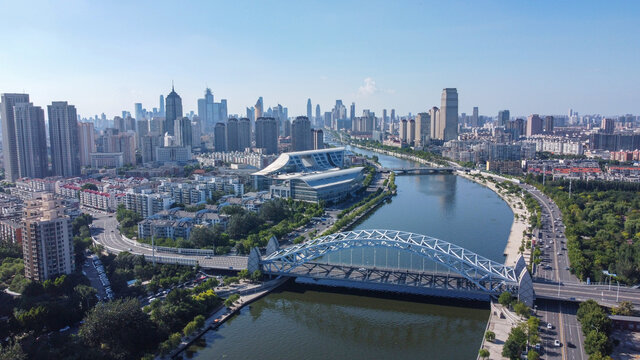 航拍天津海河国泰桥段都市风光