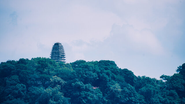 四川乐山的塔