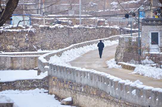 雪中农家院