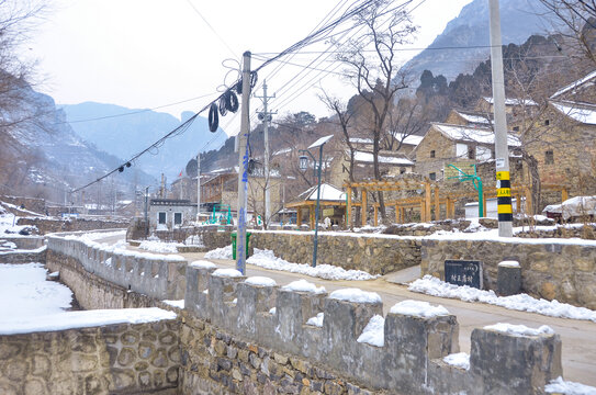 雪中农家院