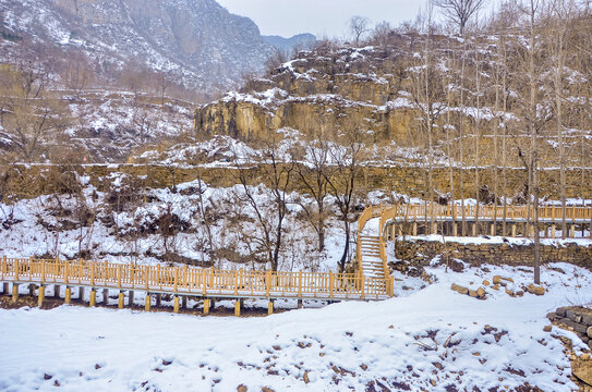 雪中栈道