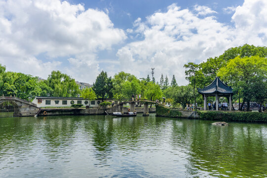 绍兴东湖景区自然风光