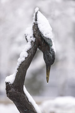 雪中铜雕