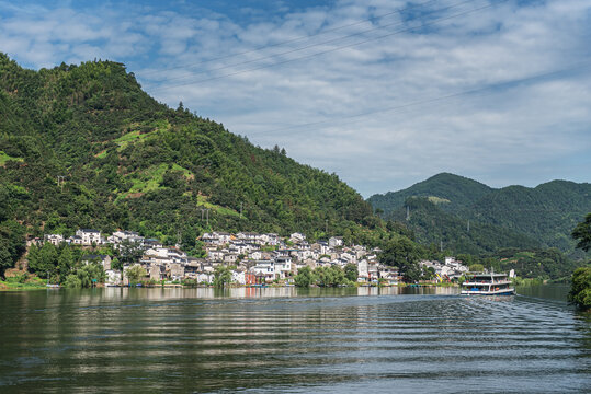 新安江山水画廊民居风光