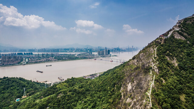 温州东蒙山与城市天际线