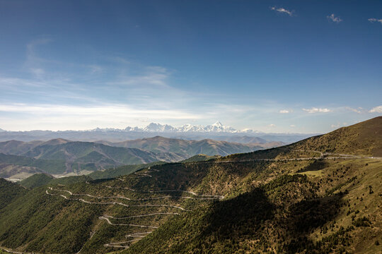 贡嘎山