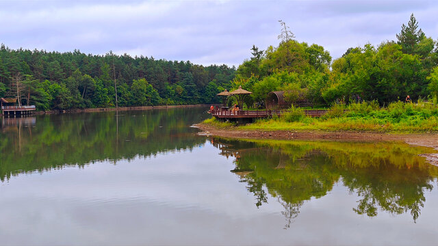 湖边景色