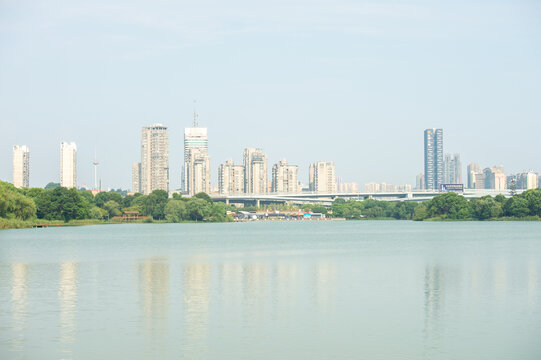 长沙市月湖公园周边建筑群