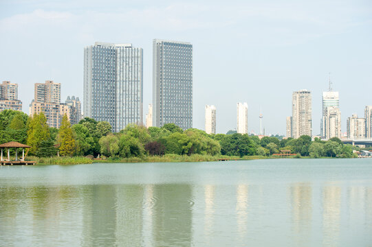 长沙市月湖公园周边建筑群