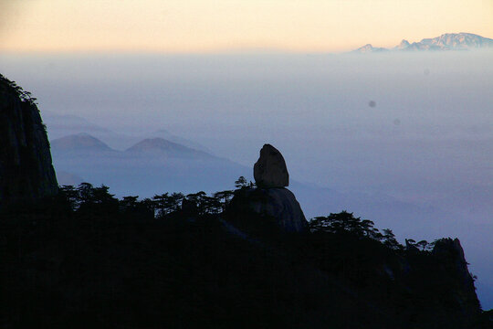 黄山飞来石云海