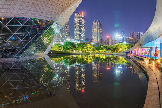 广州大剧院和花城广场建筑夜景