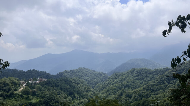 夏日群山