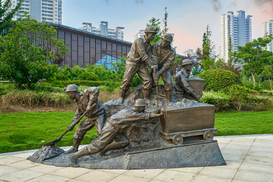 煤矿工人雕塑