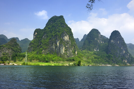 自然山峰河流景观