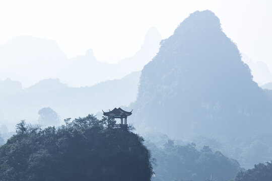 高清水墨山景