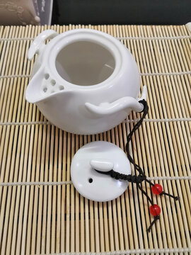 白色茶具