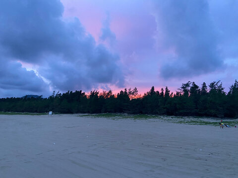 沙滩大海蓝天