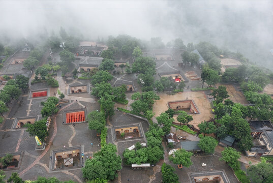 陕州地坑院