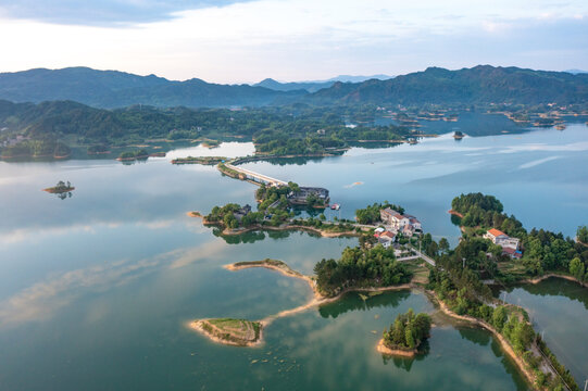 航拍湖南岳阳岳阳县铁山水库