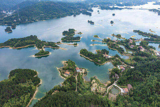 航拍湖南岳阳岳阳县铁山水库