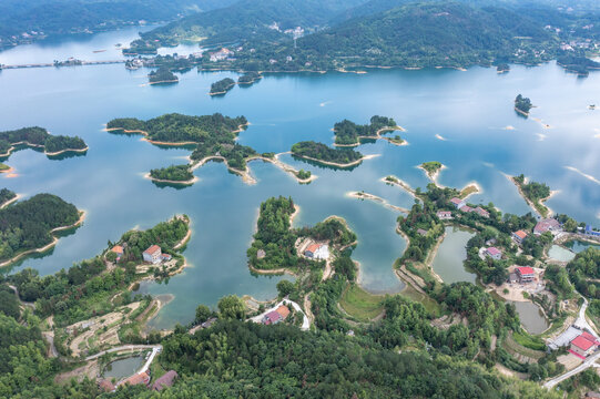 航拍湖南岳阳岳阳县铁山水库