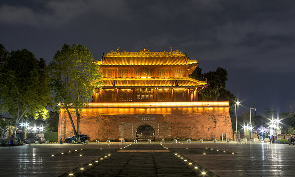 广东肇庆府署丽僬楼夜景