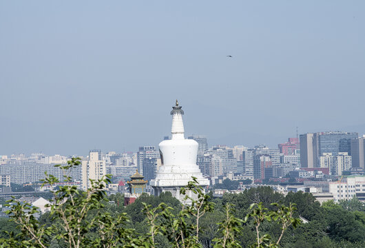 景山万春亭东望北海白塔