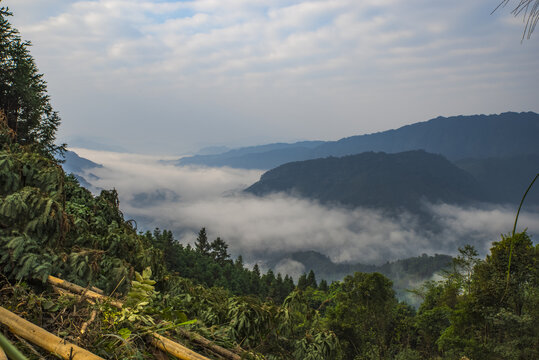 山区大山云雾风景