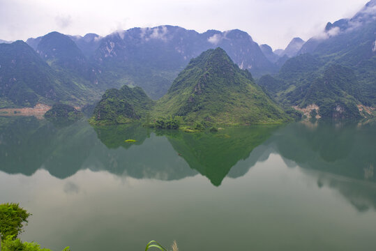 山水倒影自然风光