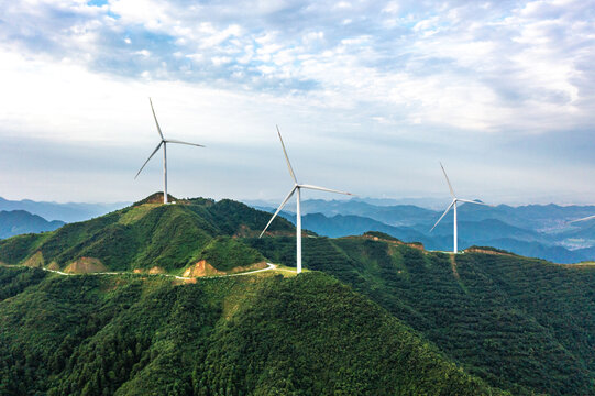 航拍湖南长沙宁乡古山峰风电场