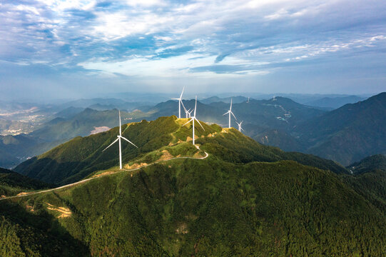 航拍湖南长沙宁乡古山峰风电场