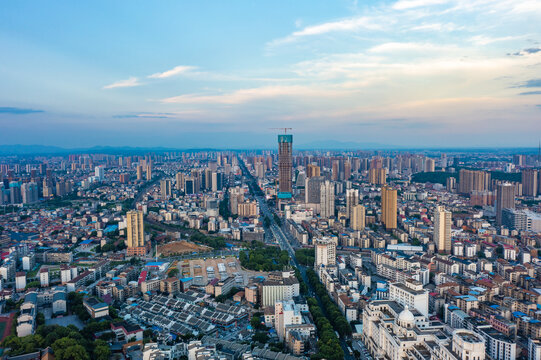 航拍湖南岳阳市城市景观