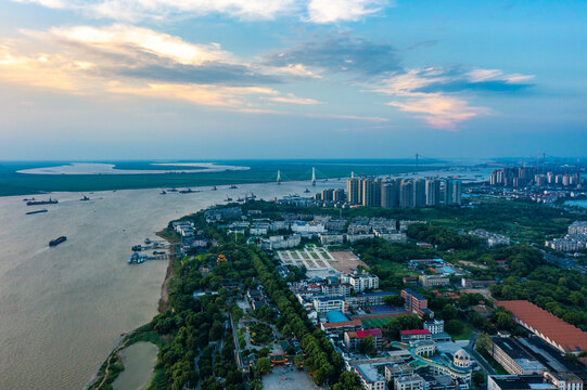 航拍湖南岳阳洞庭湖日落景观