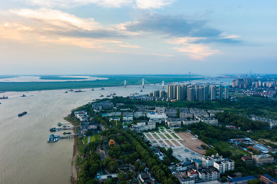 航拍湖南岳阳市城市景观