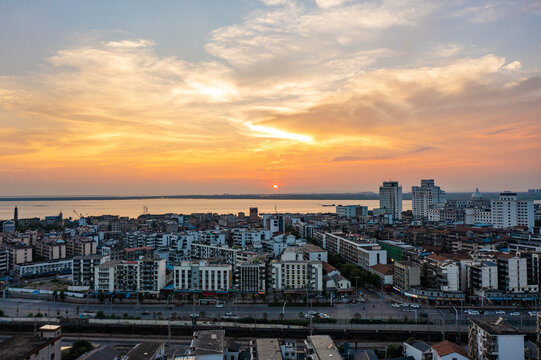 航拍湖南岳阳市城市景观