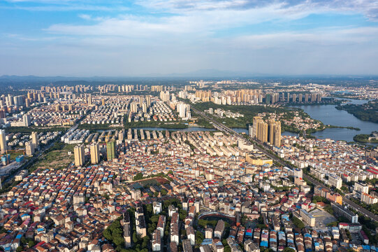 航拍湖南岳阳市城市景观